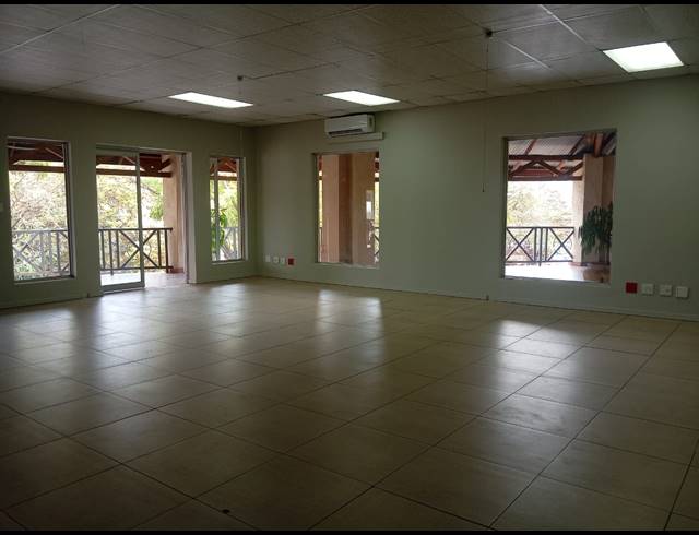155M² BUSINESS CENTRE TO LET IN SONHEUWEL